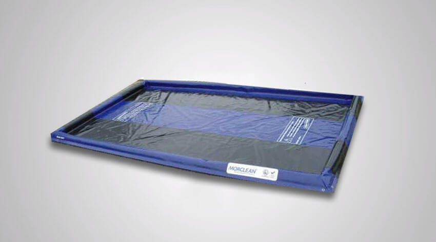 Inflatable vehicle wash pad